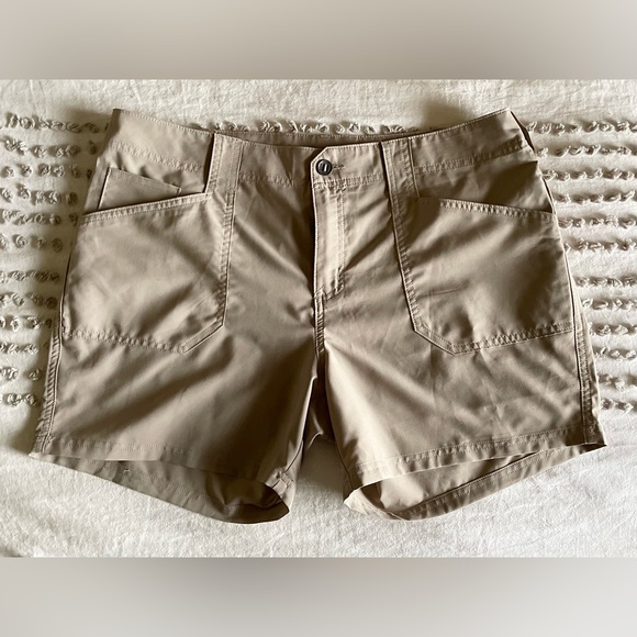5.11 Tactical Pants - 5.11 Tactical Khaki Shorts | Size 14